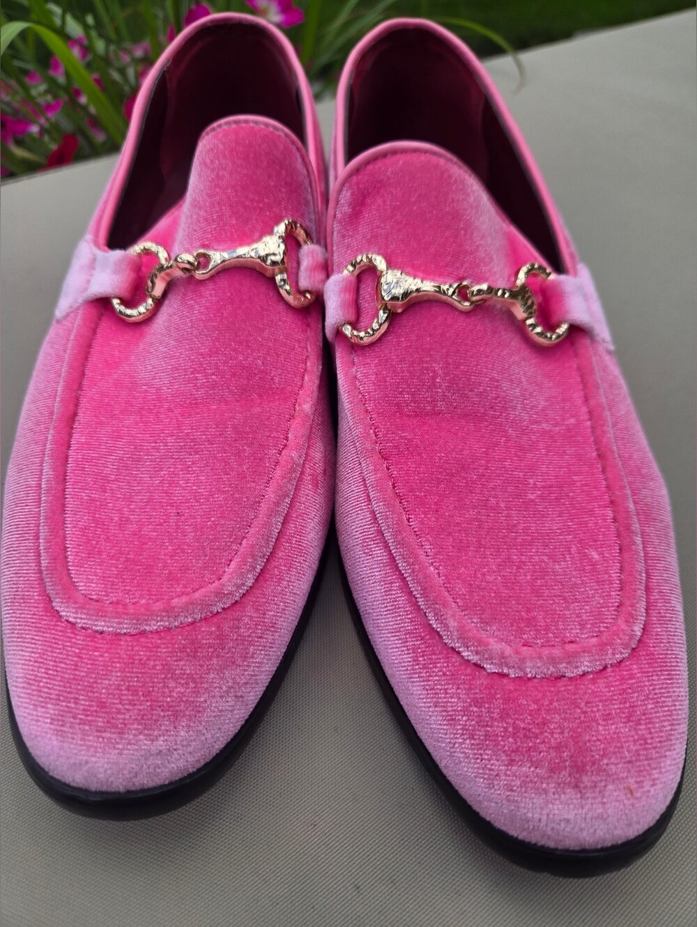 Metro Charm Men's Pink Velvet Gold Horsebit Crest Loafers Size 9.5